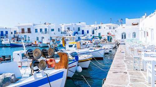 Πάρος: Κουκουλοφόροι ρημάζουν το νησί μέρα μεσημέρι - Χτυπήματα σε σπίτια και καταστήματα [Εικόνες]