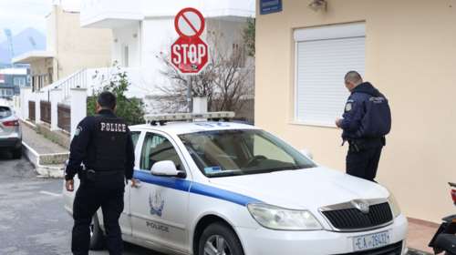 Χειροπέδες σε 70χρονο στη Χαλκιδική: Βρέθηκε πήλινη οινοχόη των βυζαντινών χρόνων και κάνναβη στο σπίτι του