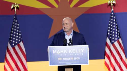 Αμερικανικές εκλογές 2020: Ένας Δημοκρατικός πρώην αστροναύτης κέρδισε Ρεπουμπλικανή γερουσιαστή στην Αριζόνα