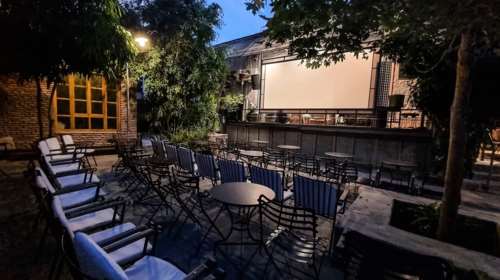 Στο νεότερο θερινό σινεμά της Αθήνας, για προβολές κάτω από τον πλάτανο