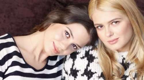 Η Αμαλία και η Αλεξάνδρα Κωστοπούλου ήταν δύο πανέμορφα και ξανθά κορίτσια: Η γλυκιά φωτογραφία από τα παιδικά τους χρόνια
