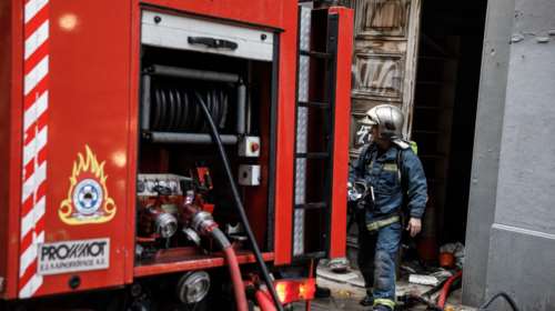 Υπό έλεγχο η φωτιά σε επιχείρηση στην Κηφισίας: Μεγάλη κινητοποίηση της Πυροσβεστικής