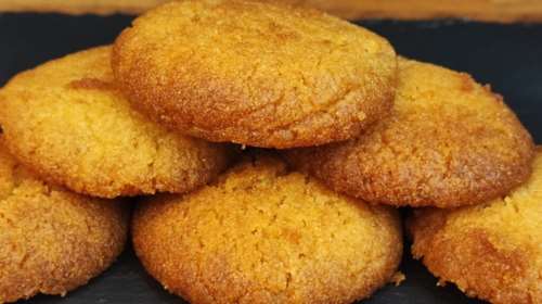 Το σιροπιαστό γλυκό των Χριστουγέννων: Παραδοσιακά μικρασιάτικα φοινίκια, πανεύκολα