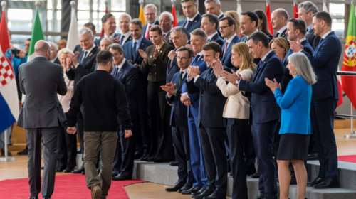 Σύνοδος Κορυφής: Μόνο ο Όρμπαν δεν χειροκρότησε τον Ζελένσκι, που ζήτησε όπλα και σύγχρονα μαχητικά [βίντεο]