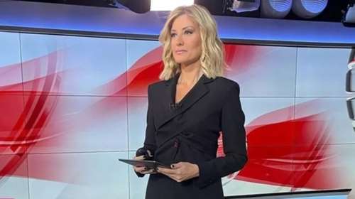 8 χρόνια πριν, η Ράνια Τζίμα φόρεσε το ονειρεμένο minimal νυφικό που είναι ιδανικό για τις νύφες που παντρεύονται με πολιτικό γάμο