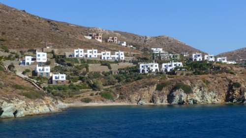 Aνδρος: Συνελήφθη καθηγητής που αρνήθηκε να κάνει self-test