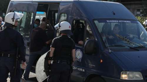 Κορονοϊός: Θετικός βρέθηκε αστυνομικός που ήταν στη δίκη της Χρυσής Αυγής