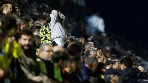 Στα αποδυτήρια του Άρη οι οπαδοι: &quot;Συνέλθετε!&quot;