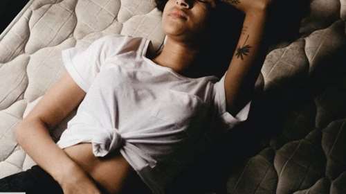 5 θεραπείες ανακούφισης από κράμπες περιόδου