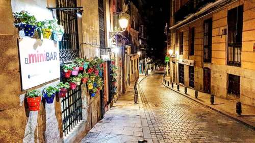 Κορονοϊός: Μπαρ στη Μαδρίτη ζητά από τους πελάτες του να προπληρώσουν τα ποτά που θα πιουν όταν ανοίξει