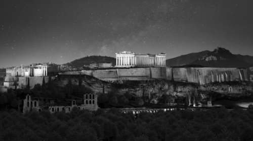 Αλλάζει ο φωτισμός της Ακρόπολης - Μέχρι τον Αύγουστο και ο ανελκυστήρτας, λέει η Λίνα Μενδώνη