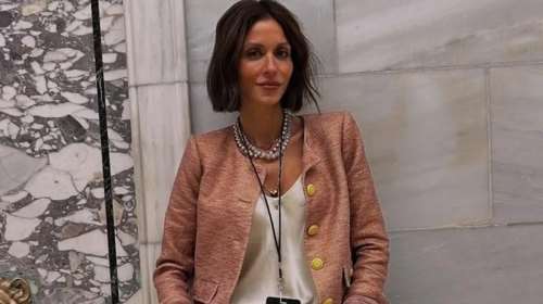 Η Σοφία Καρβέλα με τις πιο όμορφες δερμάτινες μπαλαρίνες της σεζόν