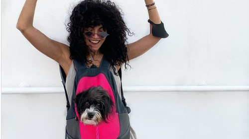 H Μαρία Σολωμού στο νησί με λευκό, ολόσωμο σέξι μαγιό