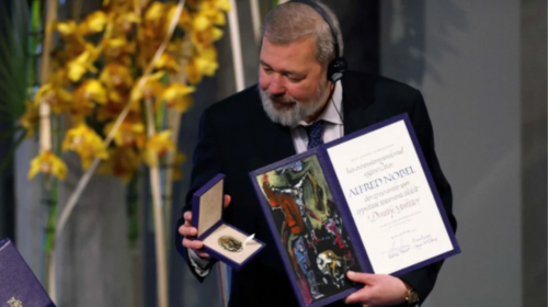 Ο Ρώσος νομπελίστας Ντμίτρι Μουράτοφ δημοπρατεί το βραβείο για τα προσφυγόπουλα από την Ουκρανία