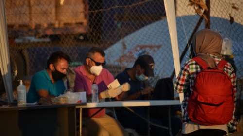 Μυτιλήνη: Μόνο 800 πρόσφυγες έχουν μπει στον νέο καταυλισμό, 21 θετικοί στον κορονοϊό