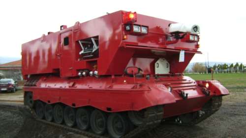 Στη Ρόδο το άρμα μάχης που μετατράπηκε σε θηριώδες πυροσβεστικό: Ρίχνει 15.000 λίτρα νερό ενώ αντέχει και σε ναρκοπέδιο