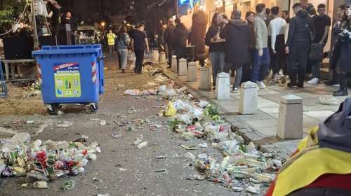 Τσικνοπέμπτη: Απέραντος σκουπιδότοπος η Θεσσαλονίκη μετά τα γλέντια - Μάζεψαν πάνω από 15 τόνους απορρίμματα