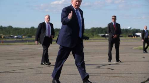 Ο Τραμπ σπάει την καραντίνα γιατί θέλει να πάει για...γκολφ! - &quot;Ο πρόεδρος δεν είναι ένας πολίτης&quot;, λέει ο Λευκός Οίκος