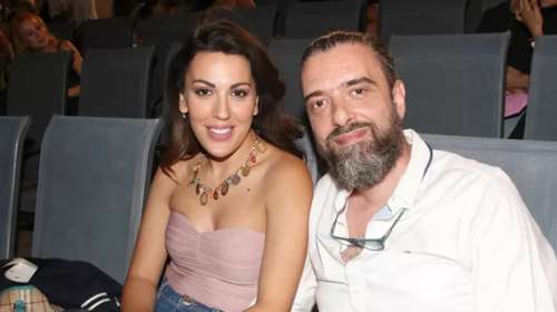 Ο Σωτήρης Τσαφούλιας και η Άννα Μενενάκου σε μία σπάνια φωτογραφία από τις πασχαλινές τους διακοπές