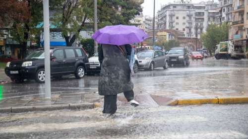 Προειδοποίηση meteo: Ενισχύονται οι βροχές και οι καταιγίδες - Πού θα είναι πιο έντονα τα φαινόμενα