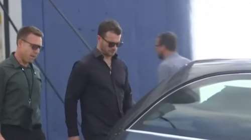 Γιώργος Αγγελόπουλος: Συντετριμμένος λίγο πριν την κηδεία της μητέρας του