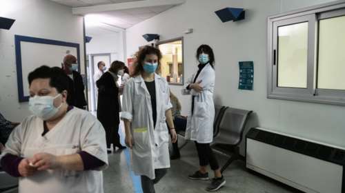 Χανιά: Δεν οφείλονται σε παρενέργειες του εμβολίου της Pfizer τα συμπτώματα στη νοσηλεύτρια