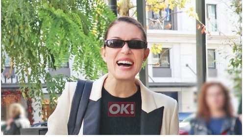 Η Βίκυ Καγιά με το χρώμα μανικιούρ που δείχνει πιο κομψό σε κοντά νύχια