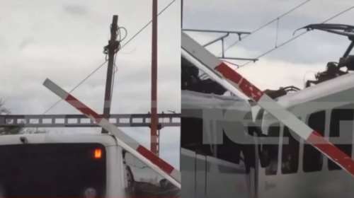 Αθήνα: Από θαύμα δεν υπήρξε τραγωδία- Πούλμαν εγκλωβίστηκε στη μπάρα διάβασης τρένων- Πέρασε ξυστά ο Προαστιακός