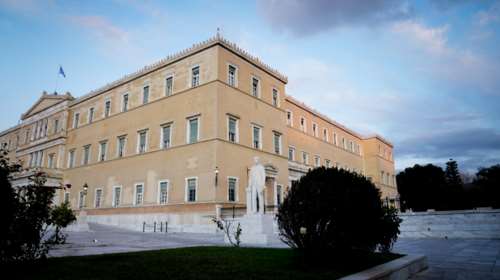 Κορονοϊός: Νέο κρούσμα σε υπάλληλο της Βουλής- Αυριο ανακοινώνονται έκτακτα μέτρα