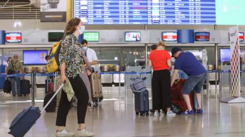 Νέες αεροπορικές οδηγίες για πτήσεις εσωτερικού:  Τι ισχύει από σήμερα στις μετακινήσεις επιβατών από 12 ετών και πάνω