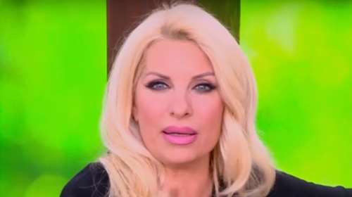 Ελένη Μενεγάκη: &quot;Τι γίνεται, ρε παιδιά; - Το θυμάμαι αυτό το γλυκό κορίτσι&quot;