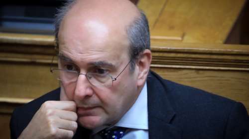 Στα χέρια του Χατζηδάκη το δύσκολο σταυρόλεξο των πληρωμών του ΟΠΕΚΕΠΕ στους αγρότες- Οι απειλές της Κομισιόν