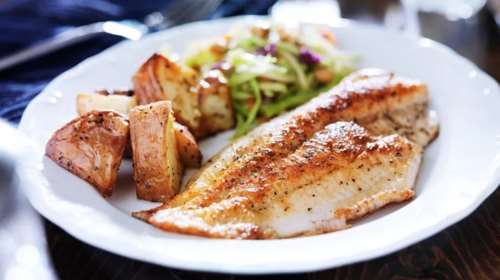 Ψάρι με τυρί ή αυγό: Τελικά επιτρέπεται αυτός ο συνδυασμός; - Τι απαντά η διατροφολόγος