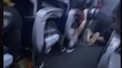 Πανικός στον αέρα: Πέθανε σε πτήση της United Airlines επιβάτης θετικός στον κορονοϊό [βίντεο]