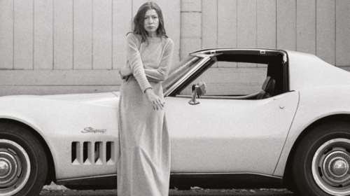 Πέθανε η σπουδαία Αμερικανίδα συγγραφέας και δημοσιογράφος Τζόαν Ντίντιον