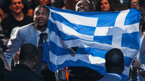 &quot;Απλά ένα παιδί από τα Σεπόλια, που εκπροσωπεί την πατρίδα του&quot; - Η περήφανη ανάρτηση των Μπακς για τον Γιάννη Αντετοκούνμπο