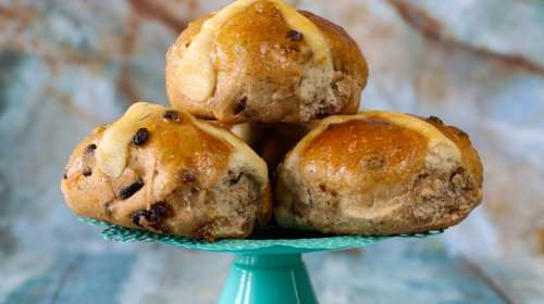 Η καλύτερη συνταγή για σταφιδόψωμο με βρόμη χωρίς βούτυρο: Αφράτο και γεμάτο φυτικές ίνες