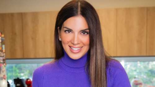 Η Σταματίνα Τσιμτσιλή στη μεγάλη και φωτεινή κουζίνα της - Το σπάνιο κλικ από το σπίτι της