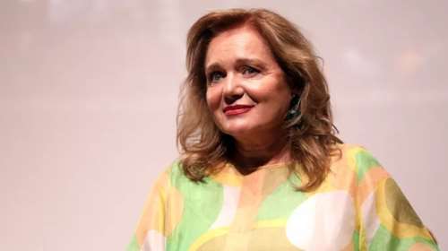 Μαρία Καβογιάννη: Φθινοπωρινές βόλτες με την Κλέλια Ανδριολάτου στα σοκάκια της Μυκόνου