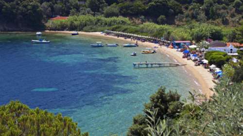 Σκιάθος: Έφτασαν οι δυο πρώτες πτήσεις με τουρίστες και δημοσιογράφους από τη Ρουμανία