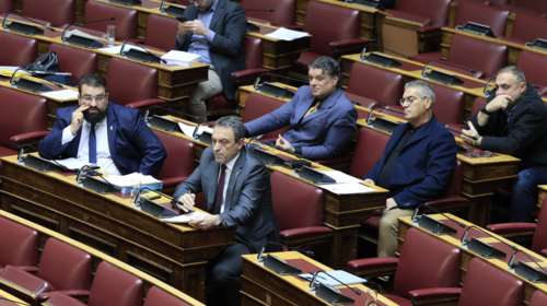 Αθώοι οι κατηγορούμενοι βουλευτές των Σπαρτιατών και ο Κασιδιάρης: &quot;Δεν αποδείχθηκε εξαπάτηση εκλογέων&quot;