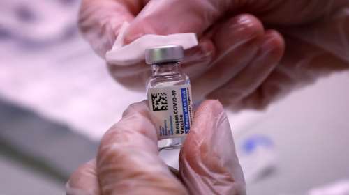 Εμβόλιο Johnson &amp; Johnson: Ίσως χρειαστεί δεύτερη δόση εξαιτίας της μετάλλαξης Δέλτα