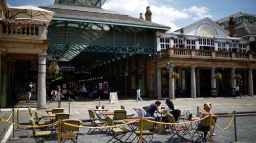 Μεγάλη Βρετανία: Μάσκες σε δημόσιους χώρους και χώρους εργασίας συνιστά η κυβέρνηση