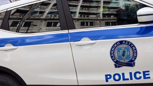 Aιματηρό επεισόδιο ανάμεσα σε δύο οικογένειες στη Λάρισα - Τραυματίστηκε άνδρας που μπήκε στη μέση