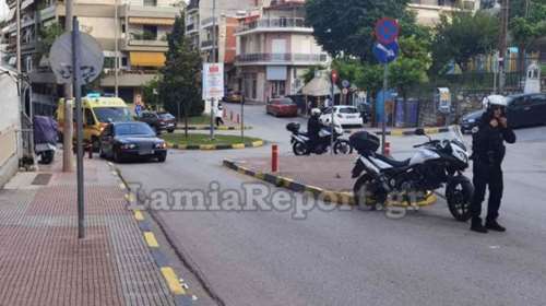 Πανικός στη Λαμία: Λιποθύμησε πάνω στο τιμόνι και το ΙΧ κινούταν προς την αντίθετη κατεύθυνση - Τον έσωσε πολίτης