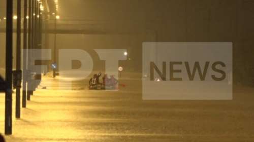 Daniel-&quot;Λίμνη&quot; η Λάρισα: Άνδρες της ΕΜΑΚ κινούνται με βάρκα στην παλαιά Εθνική Οδό