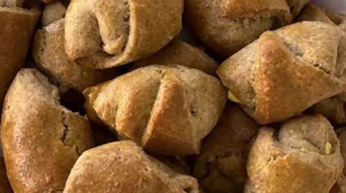 Συνταγή 90s: Τα "σχολικά" τυροπιτάκια που εξαφανίζονται σε 10 λεπτά