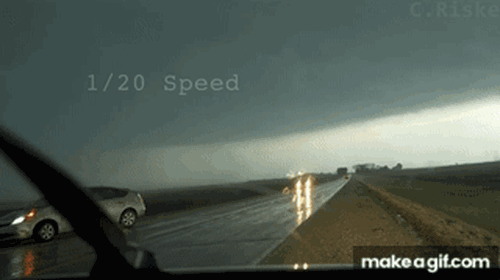 Βίντεο: Η στιγμή που κεραυνός χτυπάει Toyota Prius