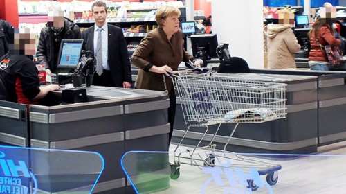 Θύμα ληστείας η Άνγκελα Μέρκελ - Της έκλεψαν την τσάντα καθώς ψώνιζε σε σούπερ μάρκετ