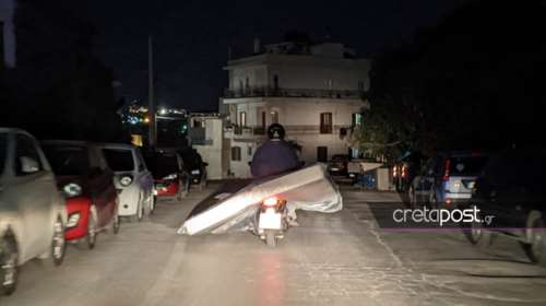 Viral ο κρητικός οδηγός που μεταφέρει διπλό στρώμα με… παπάκι [βίντεο]